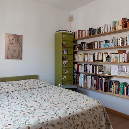 Spacious Cocoon In The Marais Paris Exterior photo